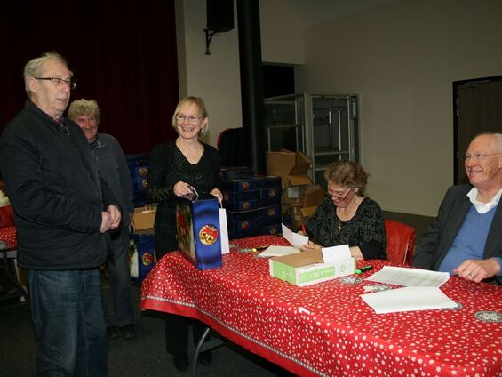 Distribution du Colis Festif des Aînés - Mercredi 10 Décembre 2014