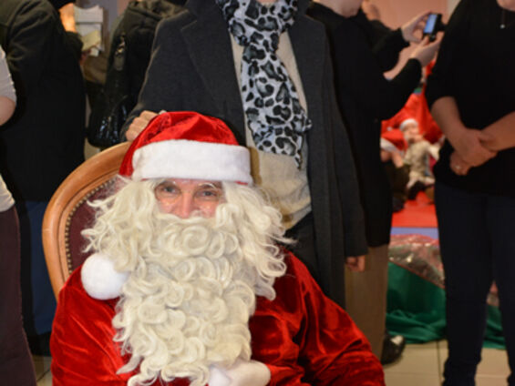 Le père Noël dans les écoles - Jeudi 21 Décembre 2017