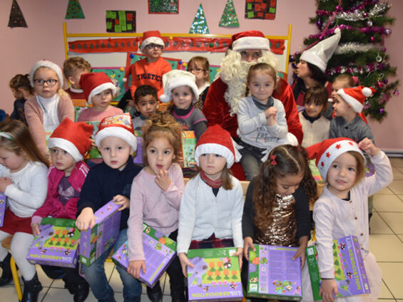 Le père Noël dans les écoles - Jeudi 21 Décembre 2017