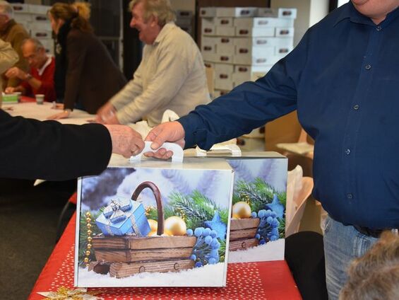 Distribution du colis des seniors - Jeudi 10 Décembre 2015